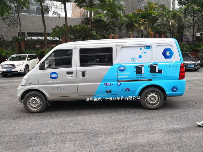 1天半時間安裝完畢車身廣告-深圳車身廣告